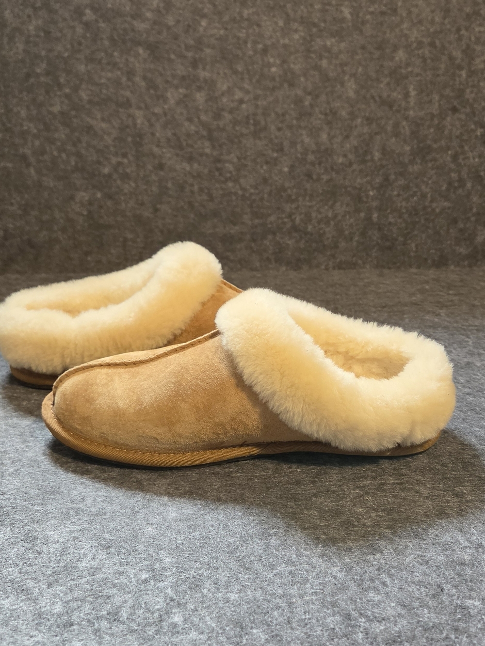 UGG Women's Moraene Chestnut Suede  Sheepskin Clog Slippers 7 - Picture 7 of 11